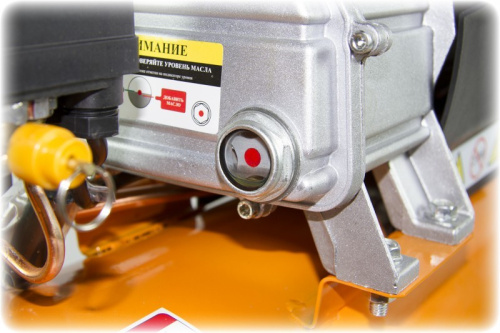 Компрессор AERO 210/24 масляный, коаксиальный 1.5 кВт / 220V 210л/мин,  FOXWELD