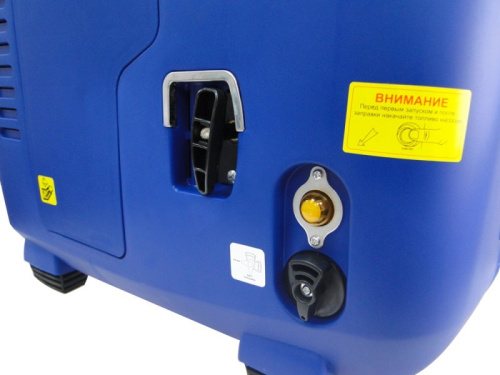 Инверторный бензиновый генератор GIN 2001,220/12V, 1.8 кВт ,руч. пуск ,бак 2.7л ,8.3A , FOXWELD