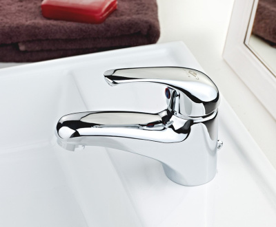 100 JUN  Смеситель для умывальника c литым изливом 107 мм MOFEM    