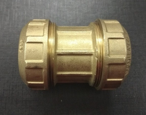 Муфта 32х32 латунь для труб ПНД  Itap