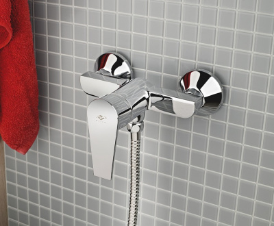 402 TREND PLUS  Смеситель для душ.кабины без излива с настенным держателем MOFEM