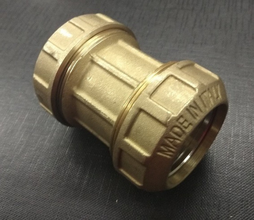 Муфта 32х32 латунь для труб ПНД  Itap