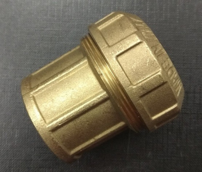 Соединение 25 х 3/4"  Внутренняя резьба Латунь для труб ПНД  Itap