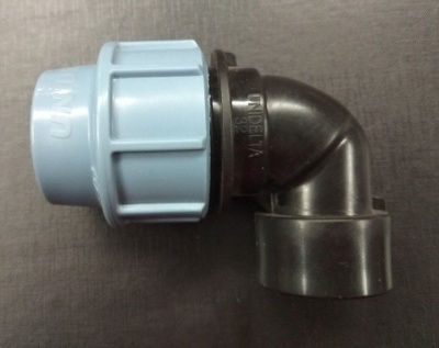 Угол (Отвод) Внутренняя резьба 32 х 1/2" UNIDELTA компрессионный