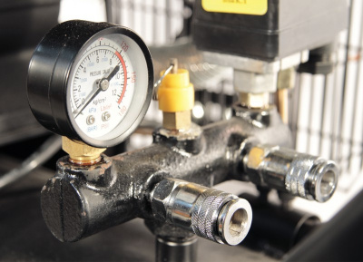 Компрессор AEROMAX 700/150 масляный, ременной 5.5 кВт / 380V 700 л/мин FOXWELD