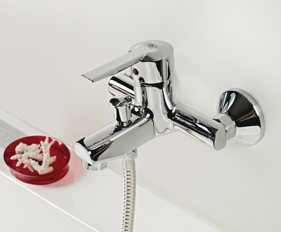 202 MODE  Смеситель для ванны- душ литой с настенным держ. MOFEM 