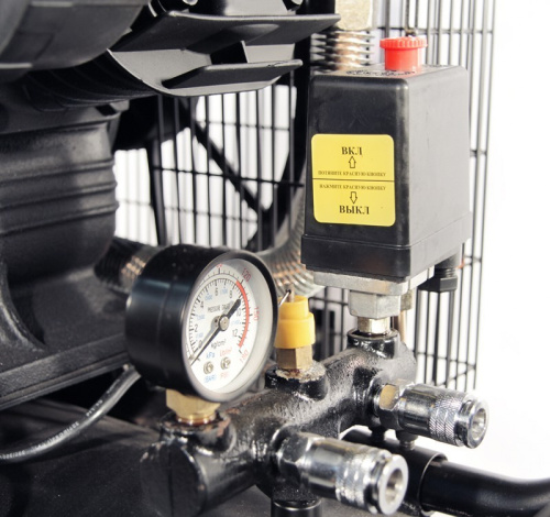 Компрессор AEROMAX 700/150 масляный, ременной 5.5 кВт / 380V 700 л/мин FOXWELD