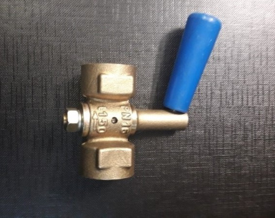 Кран для манометра трехходовой латунный 1/2" ВВ 11Б18бк (Ду15) с рукояткой