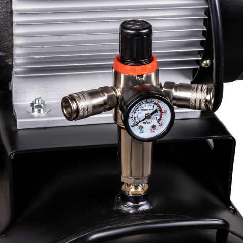 Компрессор AEROMAX 480/100 воздушный, ременной,поршневой,одноступ. 2.2  кВт / 220V 480л/мин FOXWELD