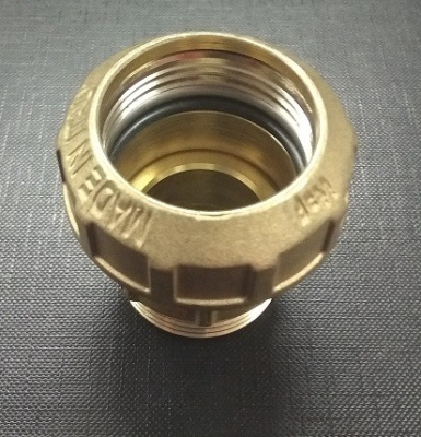 Соединение 40 х 1,1/4" Наружняя резьба Латунь для труб ПНД Itap