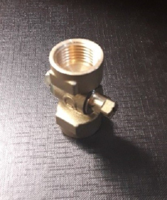 Кран для манометра трехходовой латунный 1/2" ВВ 11Б18бк (Ду15) без ручки