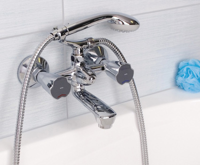 202 NOVA  Смеситель для ванны, излив 110мм. с держат. с классической кран-буксой MOFEM 